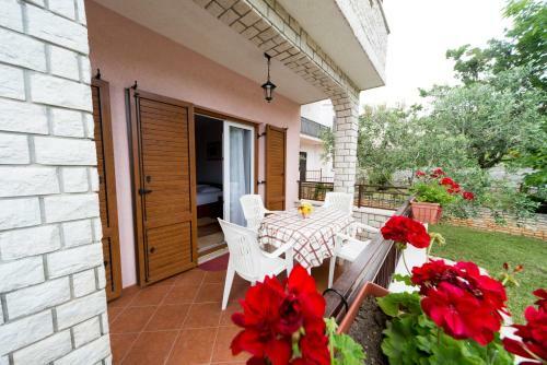 Comfortable Apartments In Peroj Near The Sea