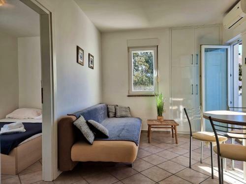 Apartment Aqua Near The City Beach