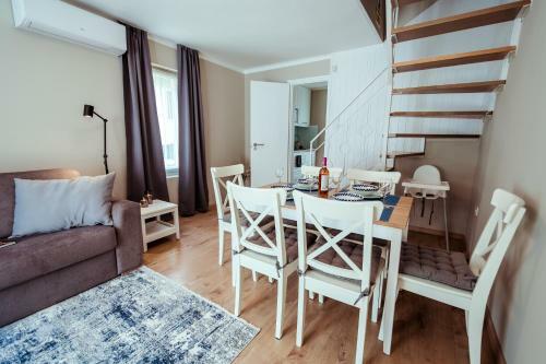 Part Apartman Si�fok - A - Priv�t V�zparttal