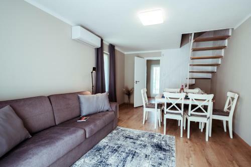 Part Apartman Si�fok - A - Priv�t V�zparttal