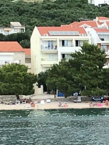 Hostal Vila Snje?ana Tu?epi