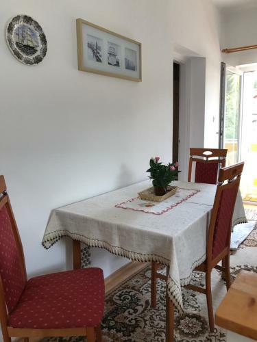 Elvira Apartman