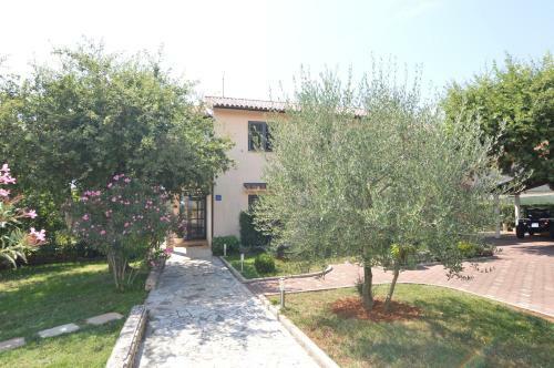 Apartman Strani?