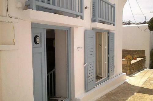 Nikos & Efi Fabrica Residence