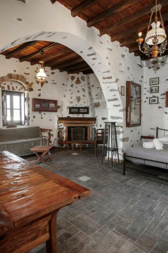 Halaros Castle
