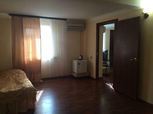 Hostal Leo Guesthouse