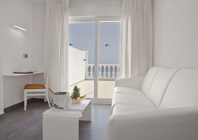 Hotel Los Delfines