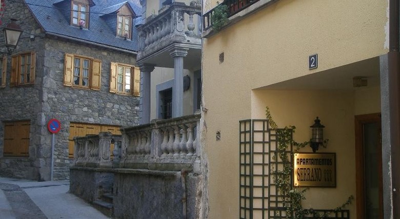 Apartamentos Serrano