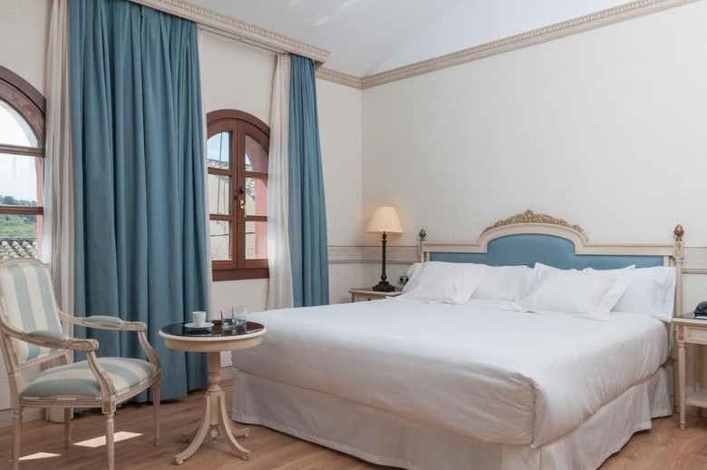 Hotel Eugenia De Montijo, Autograph Collection