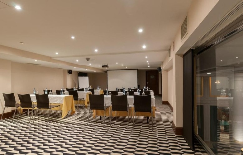 Hotel Eugenia De Montijo, Autograph Collection