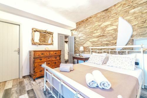 The Pomegranate Stone House - 5 Mins To Batsi