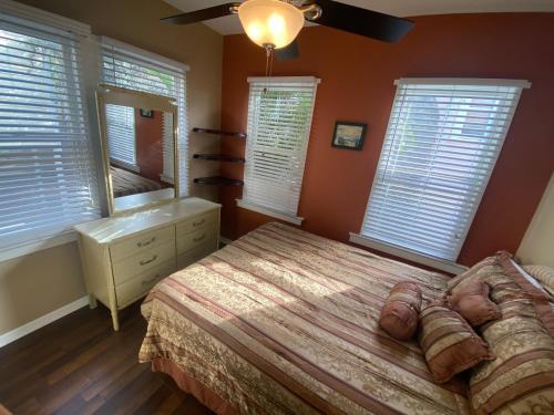2101 Estero Blvd #3