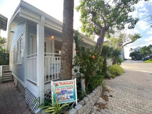 2101 Estero Blvd #3