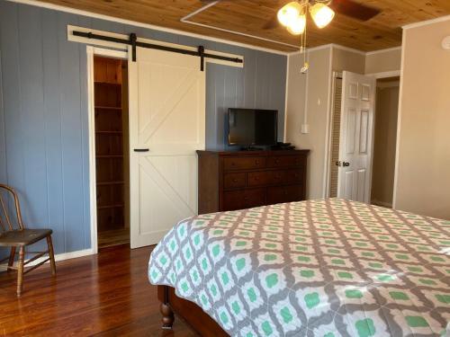 6041 Gulf Road