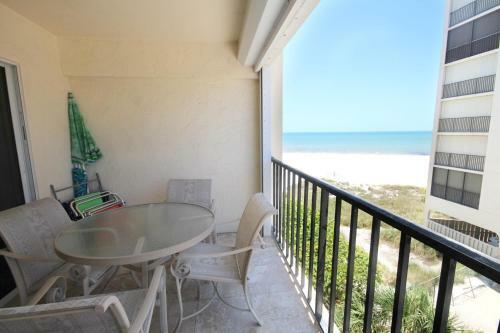 Island House Beach Club 3e