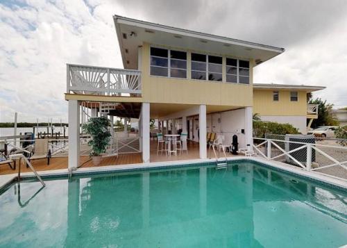 21530 Madera Rd - Bay Front Pool Home