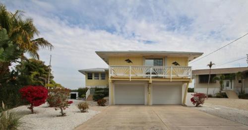 21530 Madera Rd - Bay Front Pool Home