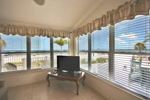718 Estero Boulevard