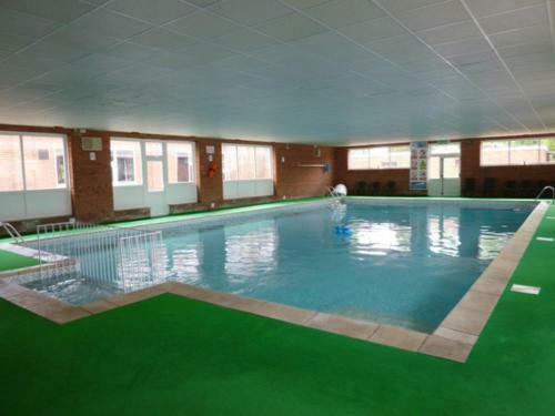 Amazing Holiday Home, Balcony, Pool & Refurbished