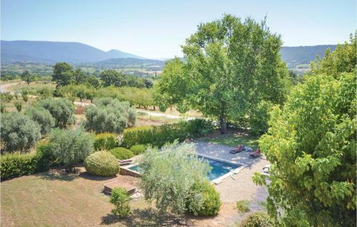 Five-bedroom Holiday Home In St. Saturnin Les Apt.
