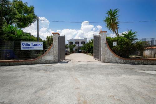 Hostal Villa Latino