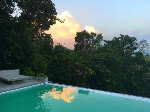 Naked Villa