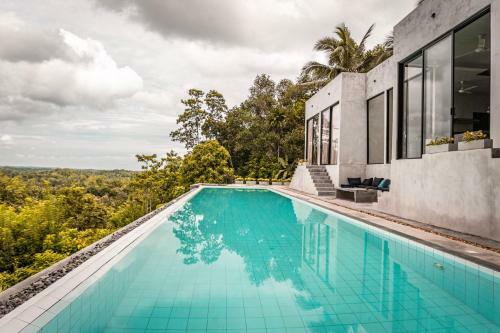 Naked Villa