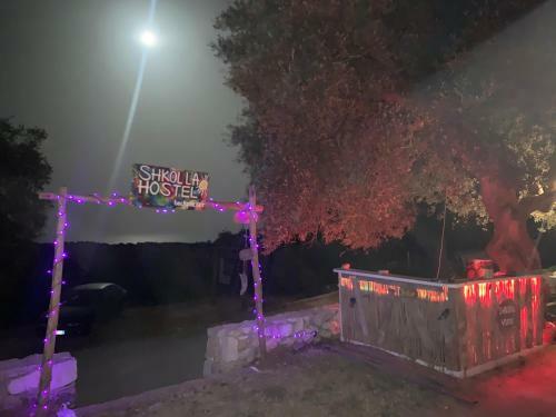 Shkolla Hostel & Camping