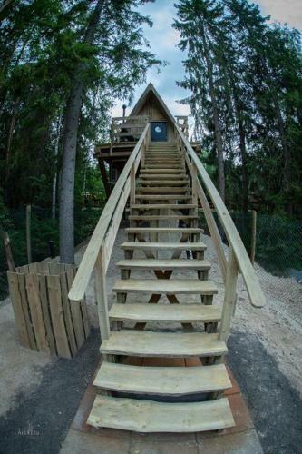 �ht�ri Zoo Villa Ursus