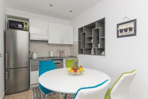 Apartments Zina