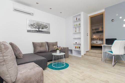 Apartments Zina