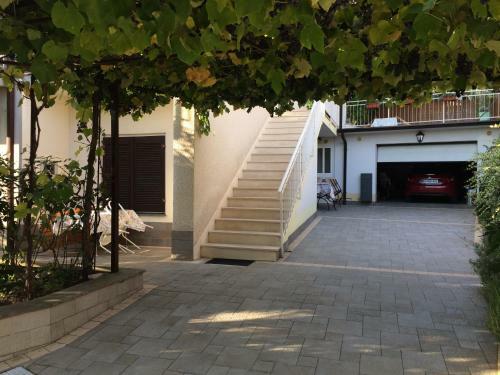 Hostal Rooms And Apartment Lia