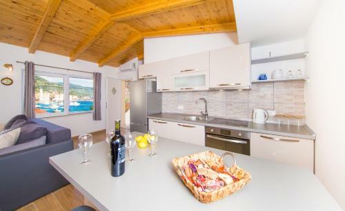 Apartamento Seahouse Komi?a