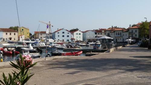 Apartamentos Family House Nerezine