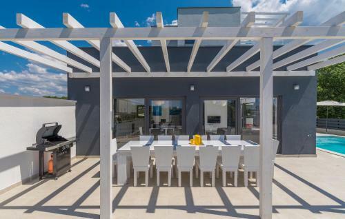 Villa Luna Holiday Home