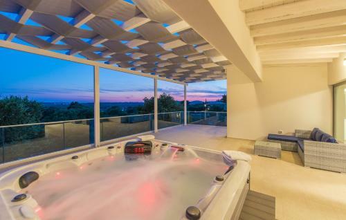 Villa Luna Holiday Home