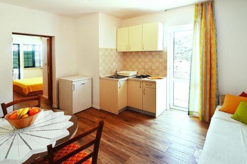 Apartments Villa Vesna Podgora - Cdm05026-cyb