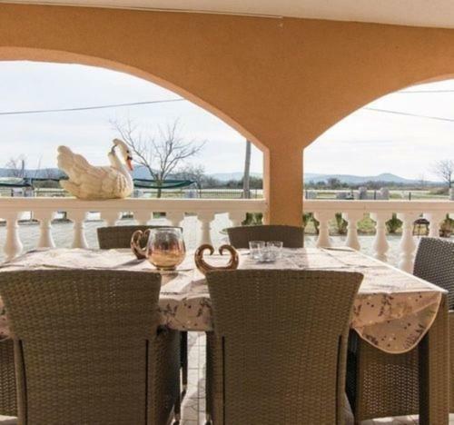 Ferienhaus Laura Mit Pool F�r 10 Leute