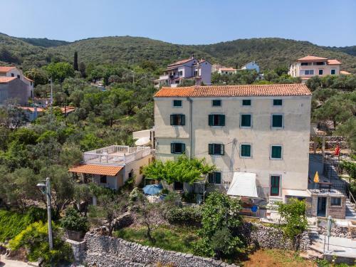 Apartments Valun