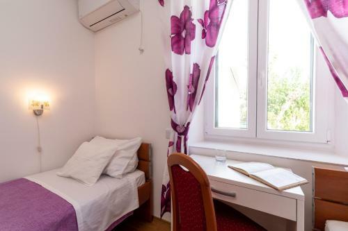Hostal Marica Guesthouse