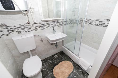 Hostal Marica Guesthouse