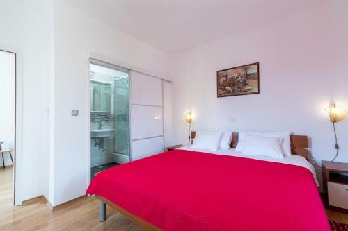 Hostal Marica Guesthouse