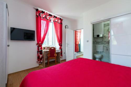 Hostal Marica Guesthouse