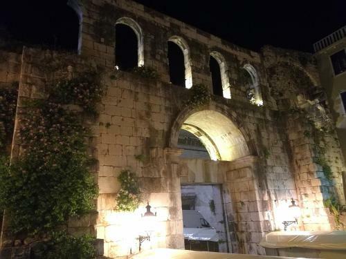 Diocletians Palace Apartment For Two