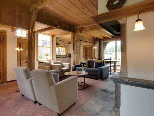 Apartamentos Cozy Farmhouse In Enschede With Terrace