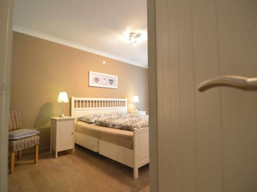 Cozy Charming Apartment In Roosteren By The Lake