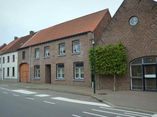 Cozy Charming Apartment In Roosteren By The Lake