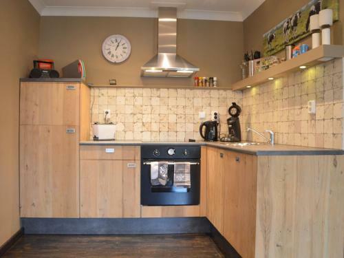 Cozy Charming Apartment In Roosteren By The Lake