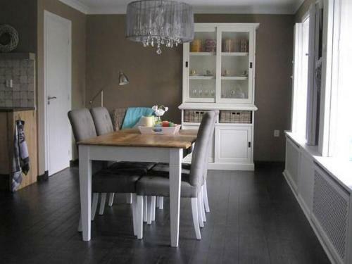 Cozy Charming Apartment In Roosteren By The Lake