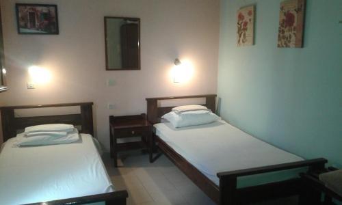 Hostal ?mmos Rooms